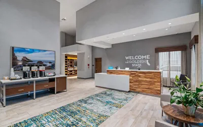 Photo 3 - Hampton Inn Morro Bay