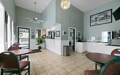 Photo 3 - Hotel 8