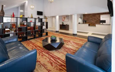 Photo 3 - Tysons Corner Suites, A Baymont by Wyndham