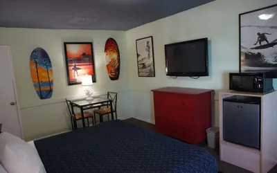 Photo 4 - Huntington Surf Inn