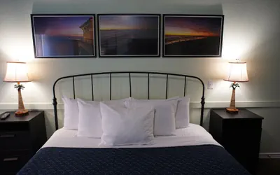 Photo 5 - Huntington Surf Inn