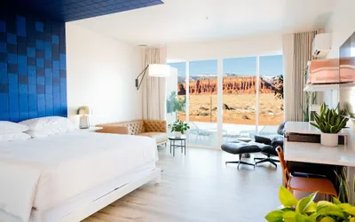 Photo 5 - Skyview Hotel