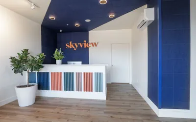 Photo 3 - Skyview Hotel