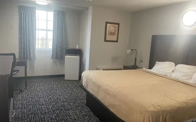 Photo 5 - Days Inn by Wyndham Salisbury, NC