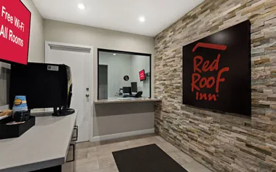 Photo 3 - Red Roof Inn Los Angeles - Wilmington, CA