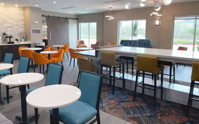 Photo 5 - La Quinta Inn & Suites by Wyndham Sulphur (Lake Charles)