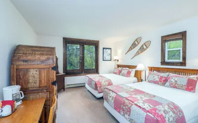 Photo 2 - Manitou Lodge 3 Hotel Room by Alpine Lodging Telluride