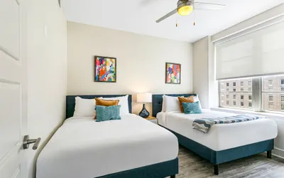 Photo 4 - Spacious 4BR Luxury Condo Steps to French Quarter