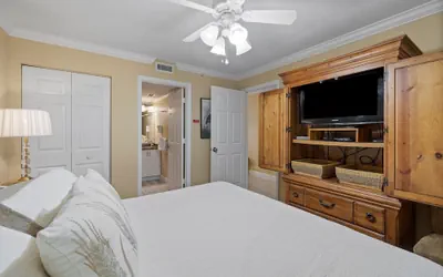 Photo 5 - Pelican Beach 0411 1 Bedroom Condo by Pelican Beach Management