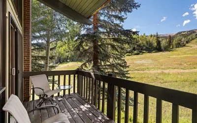 Photo 4 - 3 BR Penthouse w Hot-tub -mountain Views