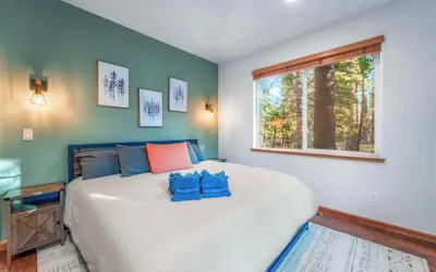 Photo 4 - Fully Remodeled Tahoe Retreat with Game Room and Hot Tub
