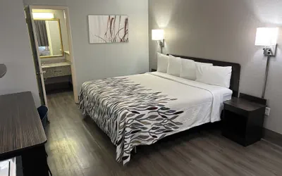 Photo 2 - Red Roof Inn Birmingham – Highway 280
