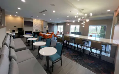 Photo 4 - Hawthorn Extended Stay by Wyndham Sulphur (Lake Charles)