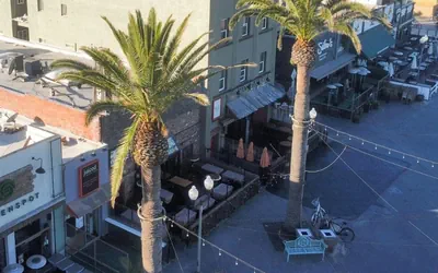 ITH Hermosa Beach Surf Hostel LAX