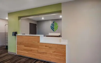 Photo 5 - Woodspring Suites Milwaukee - Menomonee Falls
