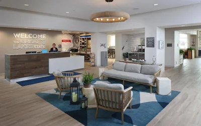 Photo 2 - Hampton Inn & Suites Manistee Waterfront