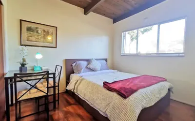 Photo 3 - Comfy 2BR 1Bath Apartment near HWY580-80