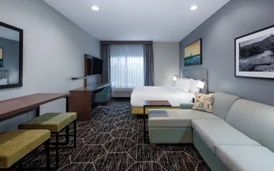Photo 2 - La Quinta Inn & Suites by Wyndham Centralia