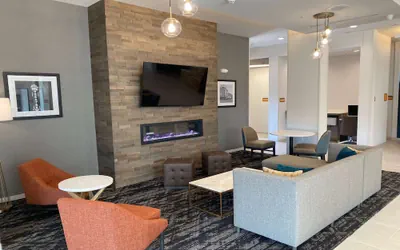 Photo 4 - La Quinta Inn & Suites by Wyndham Centralia