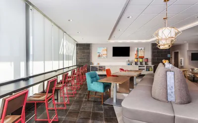 Photo 2 - Home2 Suites By Hilton Cedar Rapids Westdale