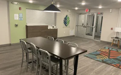 Photo 3 - Woodspring Suites Dearborn - Detroit