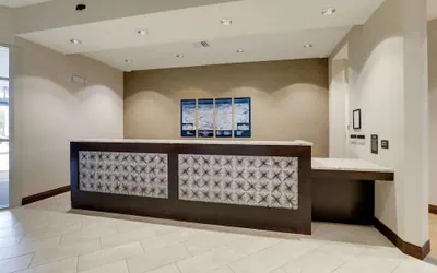 Photo 2 - Drury Plaza Hotel Tallahassee