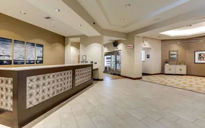 Photo 3 - Drury Plaza Hotel Tallahassee