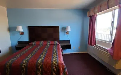 Photo 3 - Baycities Motel