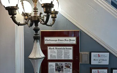 Photo 3 - Red Rocker Inn