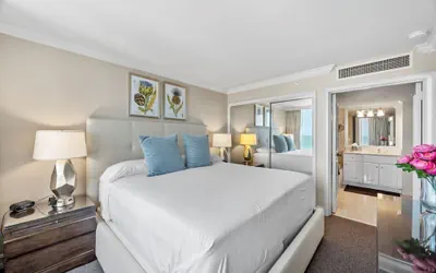 Photo 4 - Marco Beach Ocean Suites