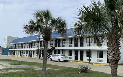 Photo 2 - Bayfront Inn
