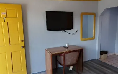 Photo 3 - Rose Motel