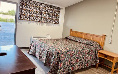 Photo 2 - The Express Inn