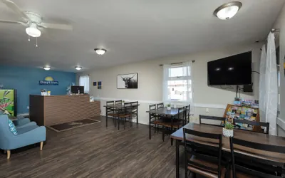 Photo 4 - Days Inn by Wyndham Wheatland