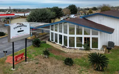 Photo 2 - Cannon Inn By Capital O Gonzales Tx
