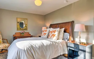 Photo 3 - Upscale Arts + Crafts Bungalow w/ Yard, Pool!