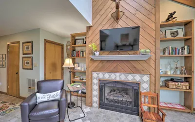 Photo 2 - Beech Mountain Ski Condo, w/ Private Balcony!