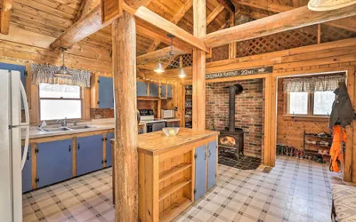 Photo 3 - Black Bear Lodge: A Rural White Mtns Retreat