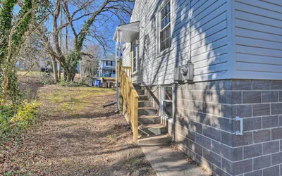 Photo 3 - Mid-century Modern Cottage in Ardmore Area!