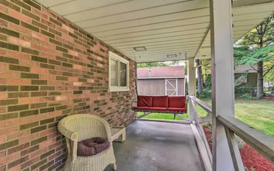 Photo 2 - Pet-friendly Taylor Home w/ Backyard Oasis!