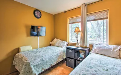 Photo 4 - Stunning Townhome Near Upper Klamath Lake!