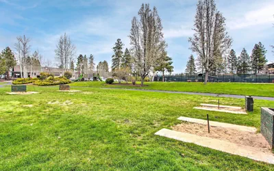 Photo 2 - Stunning Townhome Near Upper Klamath Lake!