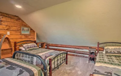 Photo 4 - Pet-friendly Speedwell Cabin, 1 Mi to Water!