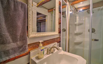 Photo 2 - Pet-friendly Speedwell Cabin, 1 Mi to Water!