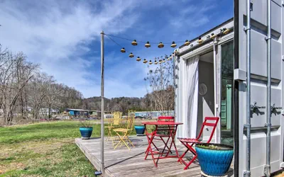 Photo 2 - Old Fort Shipping Container House Near Trails