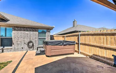 Photo 4 - Modern Amarillo House w/ Fire Pit + Hot Tub!