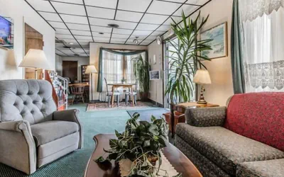 Photo 4 - Horseshoe Curve Lodge