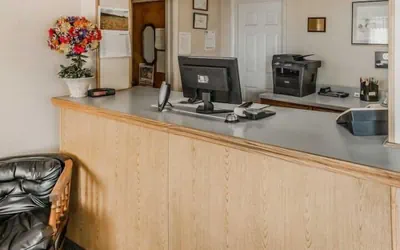 Photo 3 - Horseshoe Curve Lodge