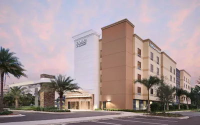 Photo 2 - Fairfield Inn & Suites by Marriott Fort Lauderdale Northwest