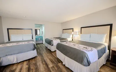 Photo 5 - River Oak Inn